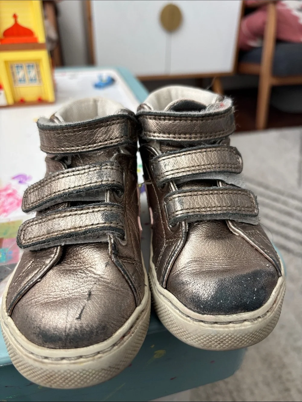 Veja Metallic Bronze Kids High-Top Sneakers with Pink Accent 8.5 toddler